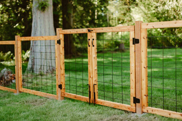 How to Build a Modern Hog Wire Fence for Your Livestock